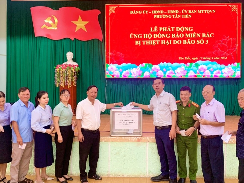 Phường Tân Tiến tổ chức Lễ phát động Ủng hộ đồng bào bị thiệt hại do cơn bão số 3 gây ra